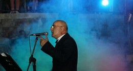 Gölcük Belediyesi Türk Sanat Müziği Korosu, Değirmendere Yalı Evleri amfide muhteşem bir konser gerçekleştirdi.