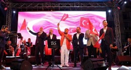 30 Ağustos Zafer Bayramını Bülent Serttaş Konseriyle Kutlandı