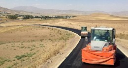 Van büyükşehir belediyesi özalp’te 14 km asfalt çalışması yapıyor