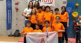 Nevşehir Belediyesi Gençlik ve Spor Kulübü sporcuları, katıldıkları Spor Tırmanış Küçükler C-D-E (Lider) Türkiye Şampiyonası'ndan iki Türkiye ikinciliği derecesi ile döndü