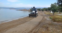 Milas Belediyesi yaz döneminin gelmesiyle sahil mahallelerimizde gerçekleştirdiği çalışmalarla alanları sezona hazırlıyor