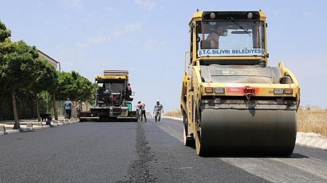 Silivri Belediyesi’nin asfalt mesaisi devam ediyor