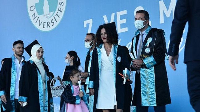 Üsküdar’da renkli ve coşkulu diploma heyecanı!
