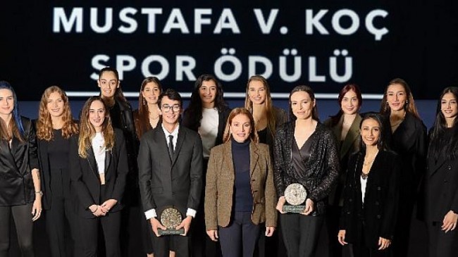 Milli Okçumuz Mete Gazoz ve A Milli Kadın Voleybol Takımımız Mustafa V. Koç Spor Ödülü’nün Sahibi Oldu!