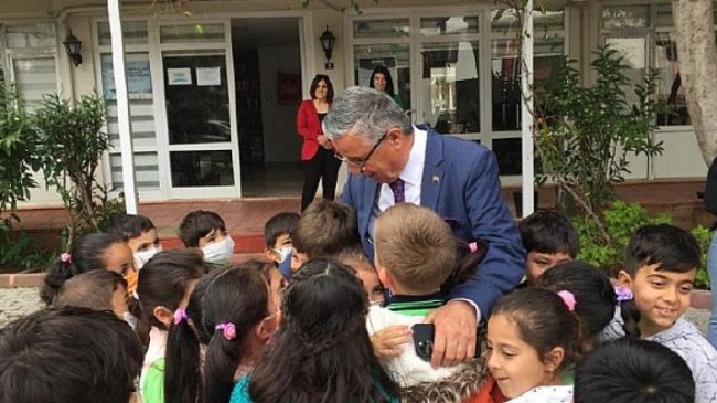 Başkan Topaloğlu Kütüphanede Öğrencilerle Bir Araya Geldi
