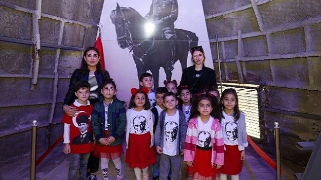 Atatürk Maskı'ndaki sergiye miniklerden ziyaret