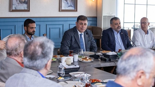 Başkan Tugay CHP yöneticileriyle buluştu  “Bizim için Cumhuriyet esastır”