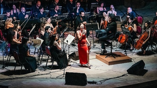 Büyükşehir Orkestrası ve Esther Abrami’den Muhteşem Konser
