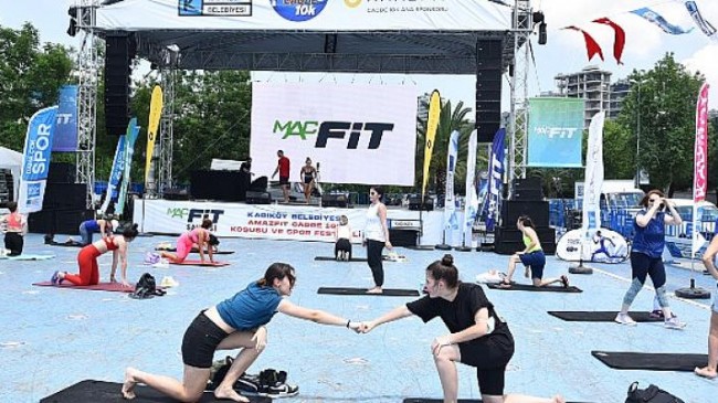 Kadıköy’de cadde 10k spor festivali renkli görüntülerle sahne oldu