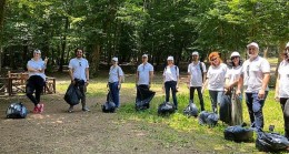 MetLife çalışanları sürdürülebilir bir dünya için çöp topladı