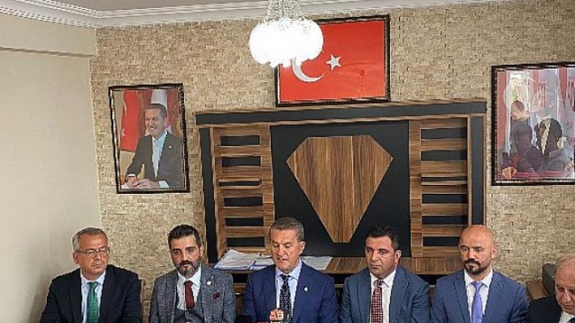 Türkiye Değişim Partisi Genel Başkanı Mustafa Sarıgül, Sivas ziyaretinde basın açıklamasında bulundu.