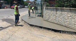 Sakarya Büyükşehir Belediyesi, beton yaya yolları ile yaya güvenliğini artıyor