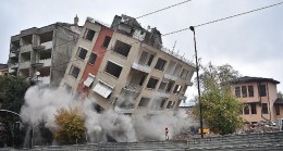 Bursa’da Binalar Yıkılıyor, Tarih Gün Yüzüne Çıkıyor