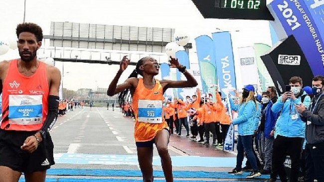 Dünyanın en hızlısı: N Kolay İstanbul Yarı Maratonu