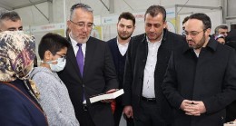 AK Parti yöneticileri Nevşehir Belediyesi Kitap Fuarı’nı gezdi