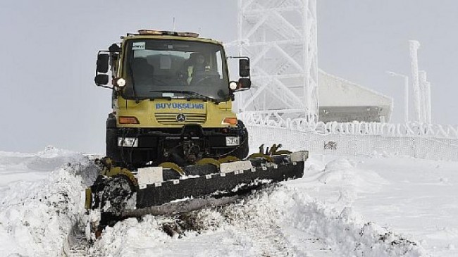 Büyükşehir Belediyesi karla mücadelede teyakkuza geçti