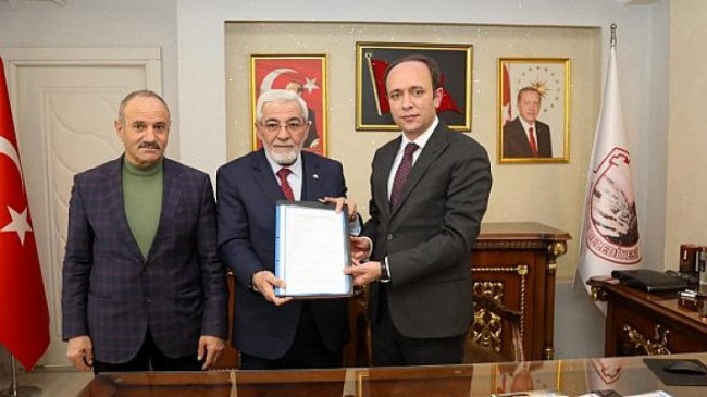 Van’ın Başkale Belediyesi ile MemurSen Konfederasyonu (Bem-Bir-Sen) arasında ‘Sosyal Denge Tazminatı’ sözleşmesi imzalandı.