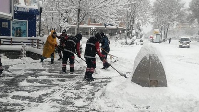 Karla Mücadele İçin Nevşehir Belediyesi Tüm Ekipleri İle Sahada