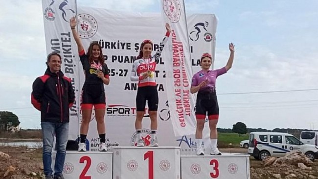 Duru Bulgur Performans Kulübü sporcuları yol bisikleti şampiyonasına damga vurdu
