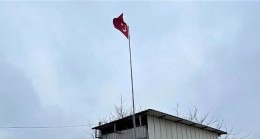 Emre’nin Türk bayrağı talebini Başkan Büyükakın yerine getirdi