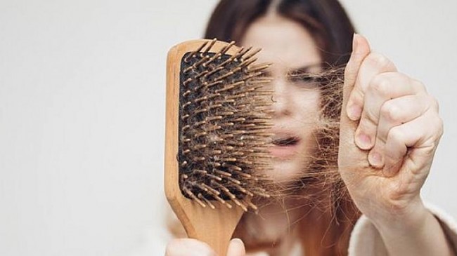 Saçlarınız Mevsimsel Olarak Dökülüyorsa Tedaviye İlkbaharda Başlayın