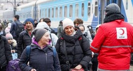 Türk Vatandaşları Kiev’de Yaşanan İnsani Krizi  Kızılay Ekipleriyle Paylaştı