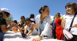 Efes Selçuk’ta 23 Nisan Çocuk Şenliği renkli görüntülere sahne oldu.