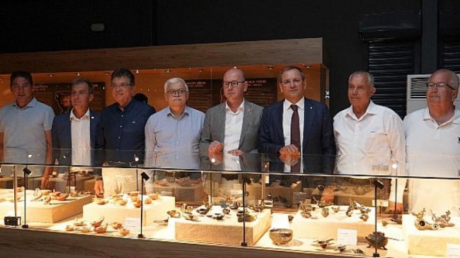 Ayvalık Anadolu Uygarlıkları Müzesi Kırlangıç Yaşam Merkezi’ndeki binada sanatseverlerle buluştu