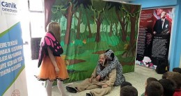 Canik Belediyesi ilçedeki köy okullarını tiyatroyla buluşturdu