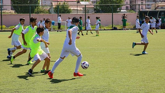 Sivas Belediyesi Yaz Spor Okulları Başladı