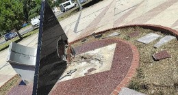 Konak’ın parkları vandalların hedefinde!
