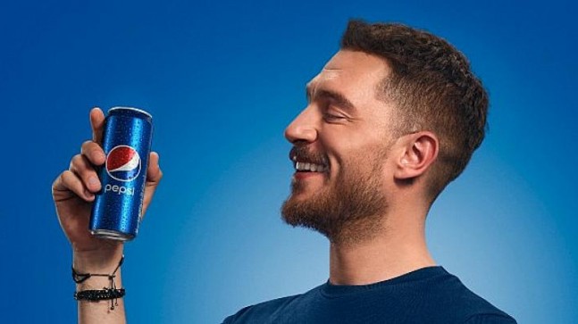 Uraz Kaygılaroğlu’ndan Pepsi Lezzetinde   Reklam Fimleri