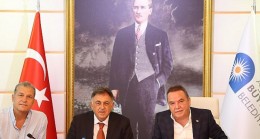 Antalya Büyükşehir Belediyesi, Gastronomi Yatırımcıları ve İşletmecileri Derneği ile protokol imzaladı