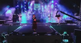 İzmirliler 30 Ağustos’u Zeynep Bastık konseriyle kutladı