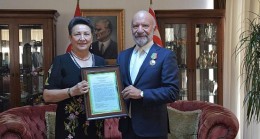 Yakın Doğu Üniversitesi Kurucu Rektörü Dr. Suat Günsel, Tataristan Cumhuriyeti Devlet Nişanı ile taltif edildi