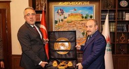 Sanayi ve Teknoloji Bakanı Mustafa Varank, Nevşehir Belediyesi’ni Ziyaret Etti