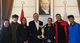 Başkan Ergin’den Ayvalık Atletizm Spor Kulübü İle Türkiye Şampiyonası Öncesi Destek Buluşması