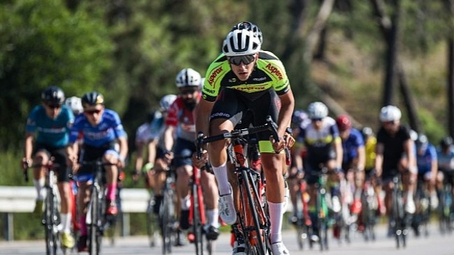 AKRA Gran Fondo Antalya powered by AG Tohum yol bisikleti yarışında pedallar Kemer'de iyilik için döndü