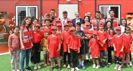 Aras Bulut İynemli, Türkiye Vodafone Vakfı “Yarını Kodlayanlar" Projesi İçin Kahramanmaraş'ta Çocuklarla Buluştu
