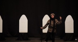 Aydın Büyükşehir Belediyesi Şehir Tiyatroları “Anadolu kadınları” oyununu izleyicilerle buluşturdu