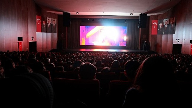 Kocaeli Büyükşehir'den öğrencilere 10 Kasım'a özel film gösterimi