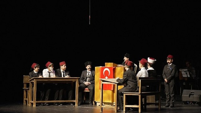 Bilgehane Öğrencilerinin Çanakkale Konulu Tiyatro Oyunu Büyük Beğeni Aldı