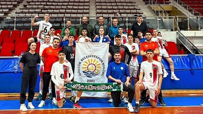 Gölcük Belediyespor Genç Erkekler Voleybol Takımı, Bolu'da düzenlenen Türkiye çeyrek final maçlarında yarı finallere yükseldi.