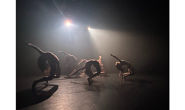 Çağdaş Dans Sanatçısı, Koreograf ve Eğitmen Doç. Aslı Öztürk’ten “Kız Doğdu/ III 7. İstanbul Fringe Festival Sahnesindem