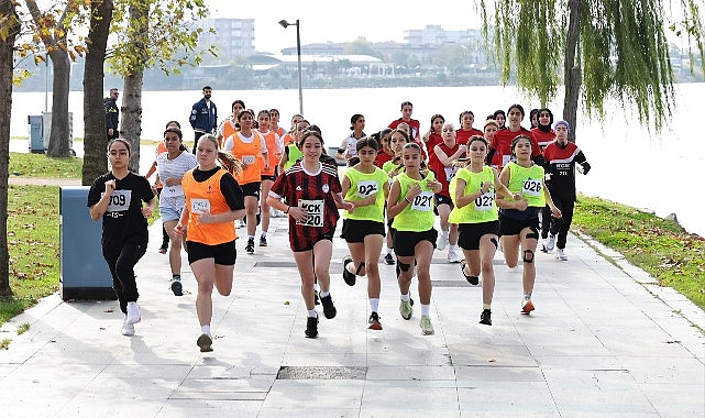 Küçükçekmece’de Cumhuriyet Koşusu Düzenlendi