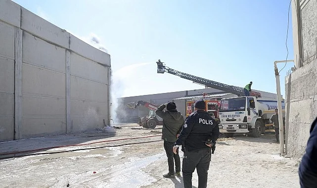 Başkan Hatice Gençay Yangın Sürecini Ekiplerle Birlikte Sahada Takip Etti