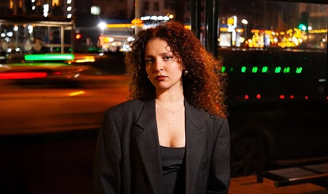 Hesaplaşma değil, bir kabulleniş: Nil Dönmez’den ‘Tut Elimi’ yayında!