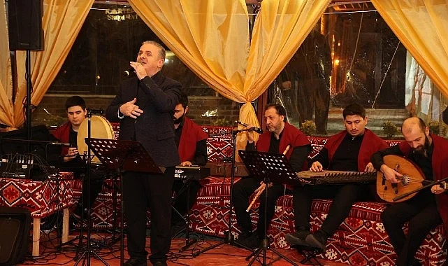 Kartepe’de İlahi Dinletisi Gönüllere Dokundu