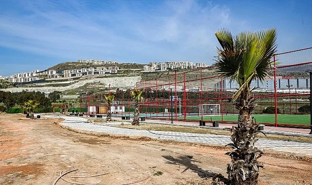 Bayraklı’da Ferdi Zeyrek Spor Kompleksi’nde Çalışmalar Sona Yaklaştı