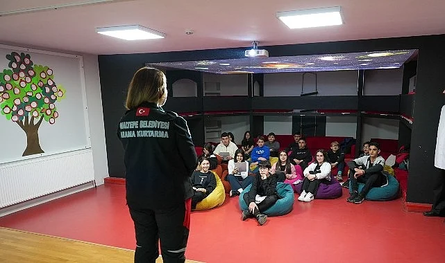 Deprem Haftası’nda dayanıklı bina modelleri inşa ettiler